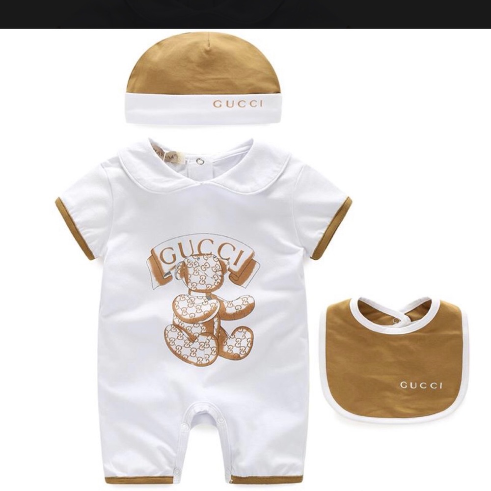 Gucci romper. 3 pieces set.